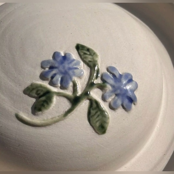 Vtg Gabriel Sweden Flower Hat Art Pottery Wall Plaque Artist Signed 3D Summer - Picture 6 of 7